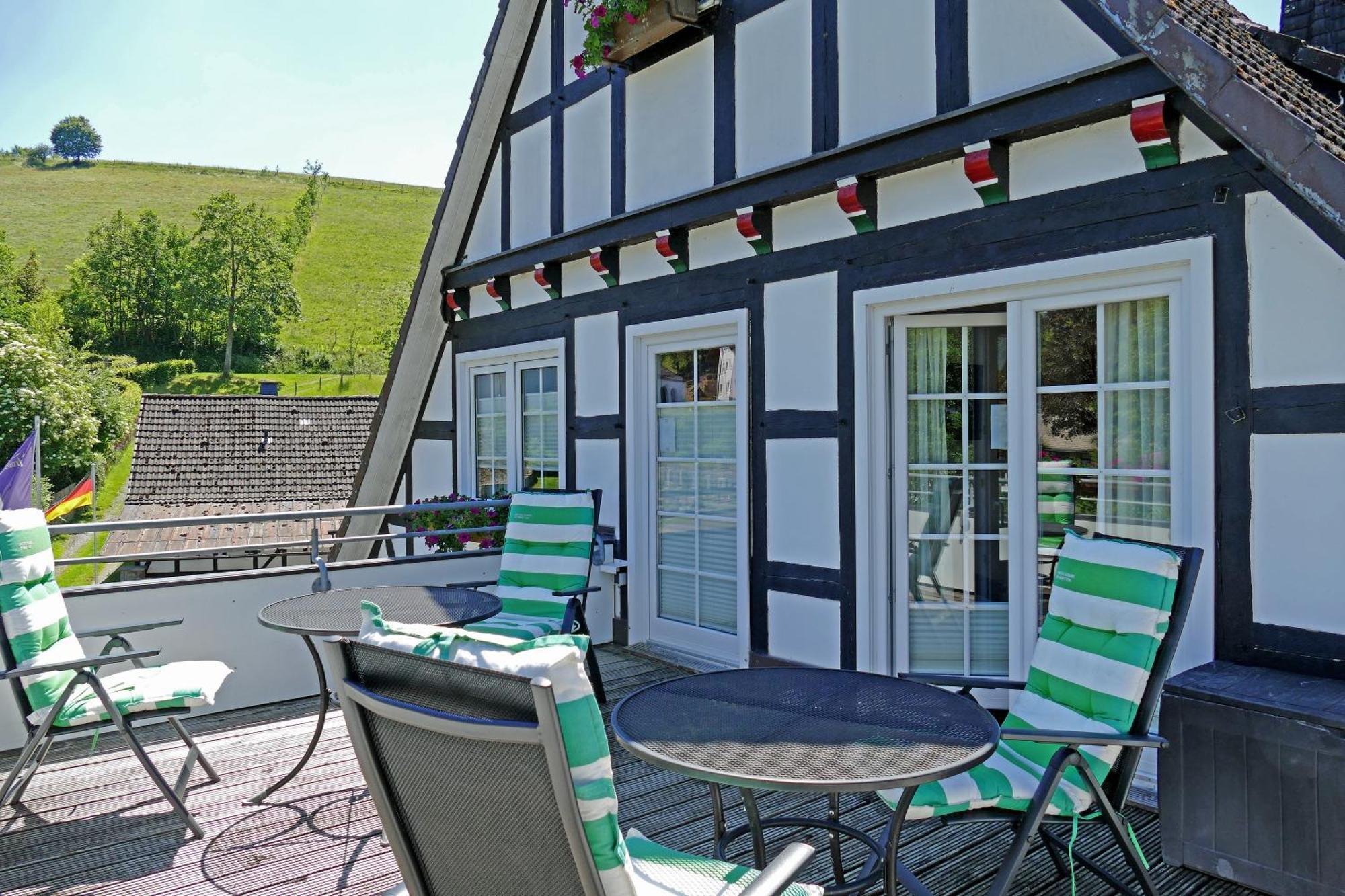 Gasthof Zur Post Schmallenberg Bagian luar foto