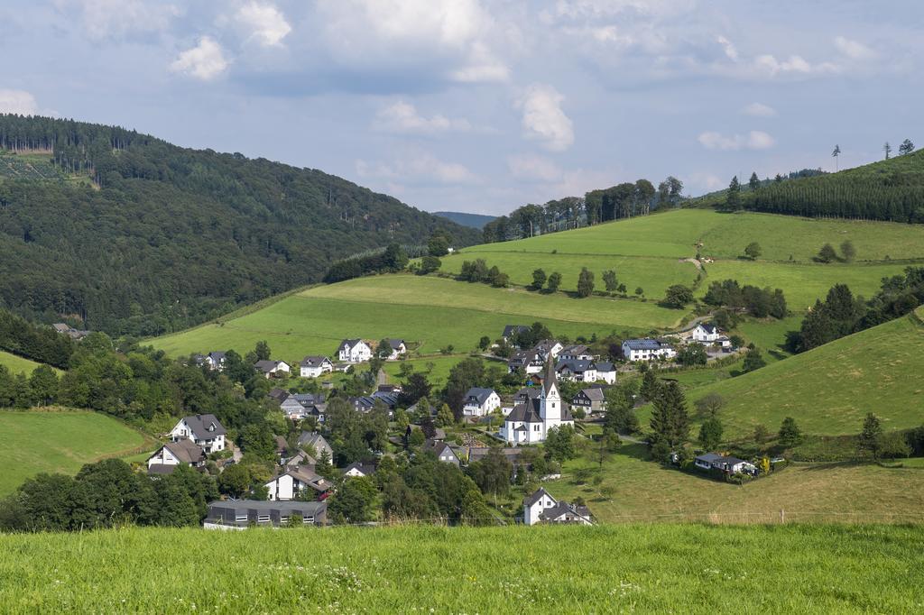 Gasthof Zur Post Schmallenberg Bagian luar foto
