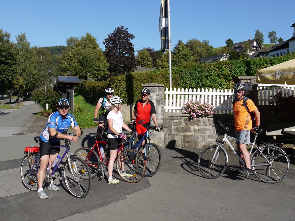 Gasthof Zur Post Schmallenberg Bagian luar foto